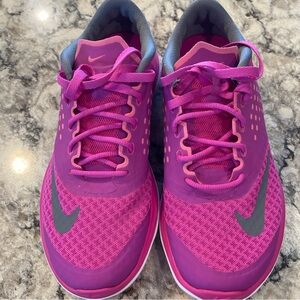 Nike Women's Vibrant Purple and Pink Athletic Shoes